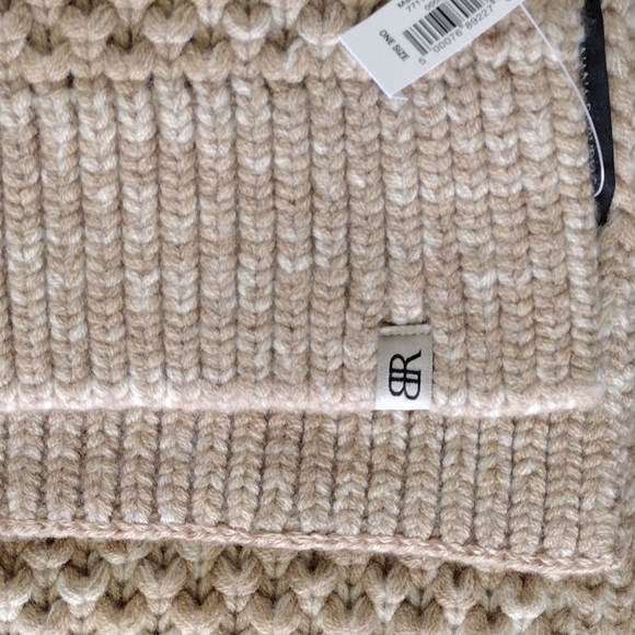 Banana Republic Merino Popcorn Stitch Scarf - Picture 3 of 5